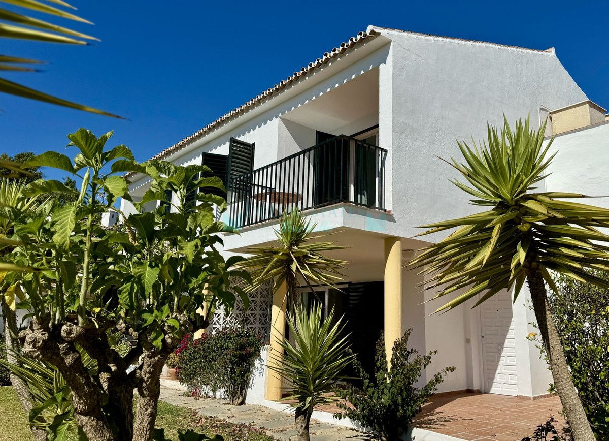 Town House for rent in Estepona