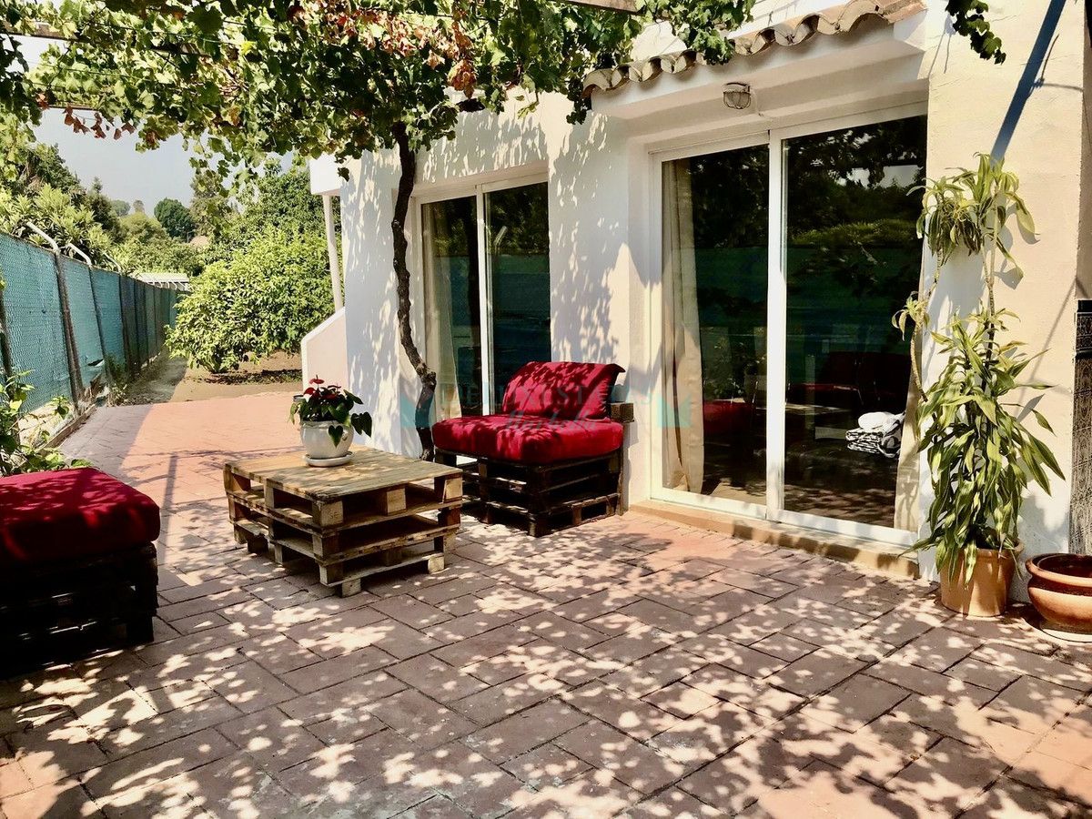 Finca for sale in Estepona