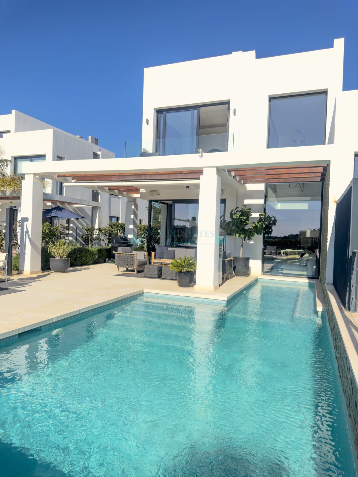 Villa Pareada en venta en Cabopino, Marbella Este