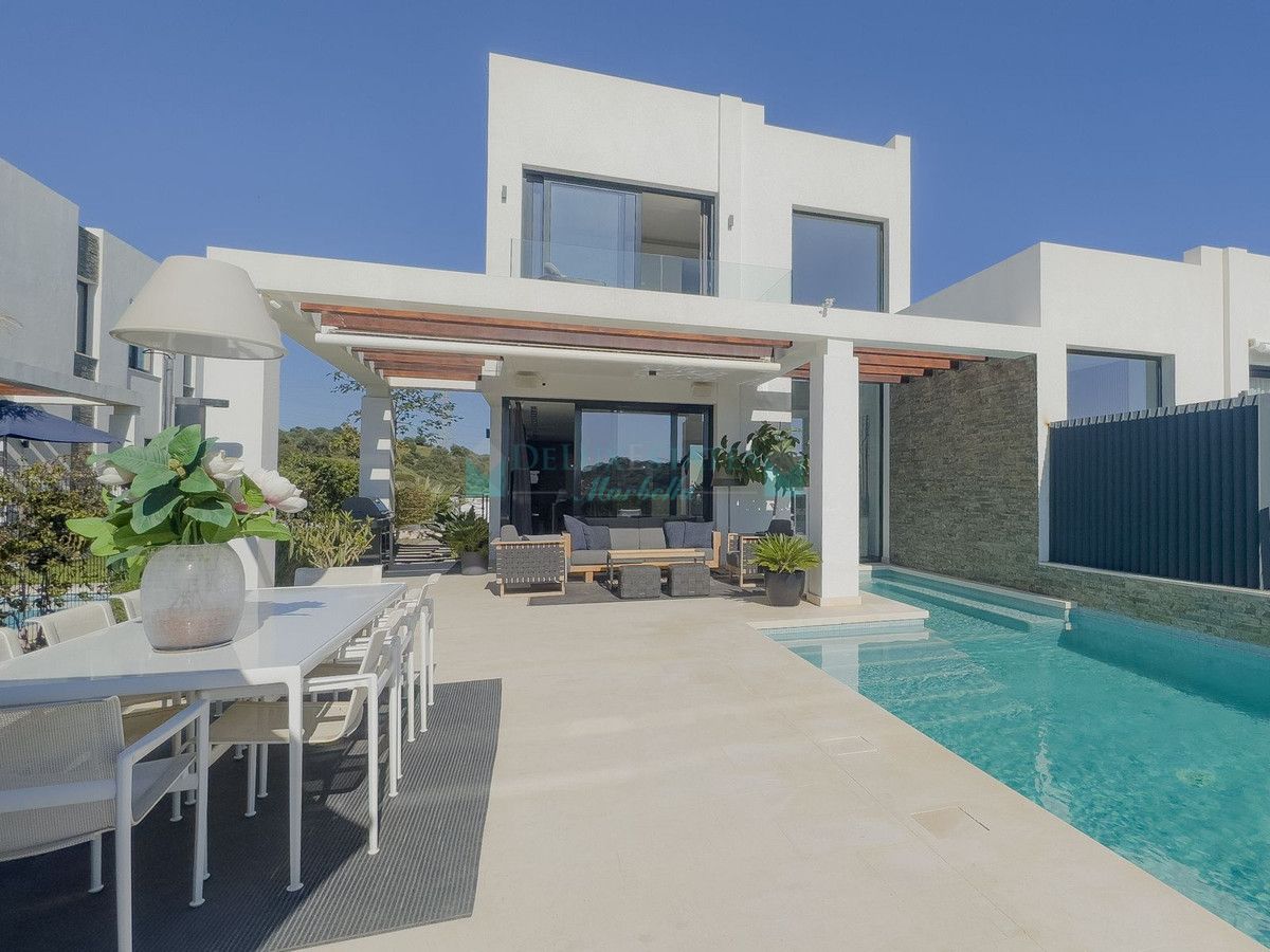 Semi Detached Villa for sale in Cabopino, Marbella East