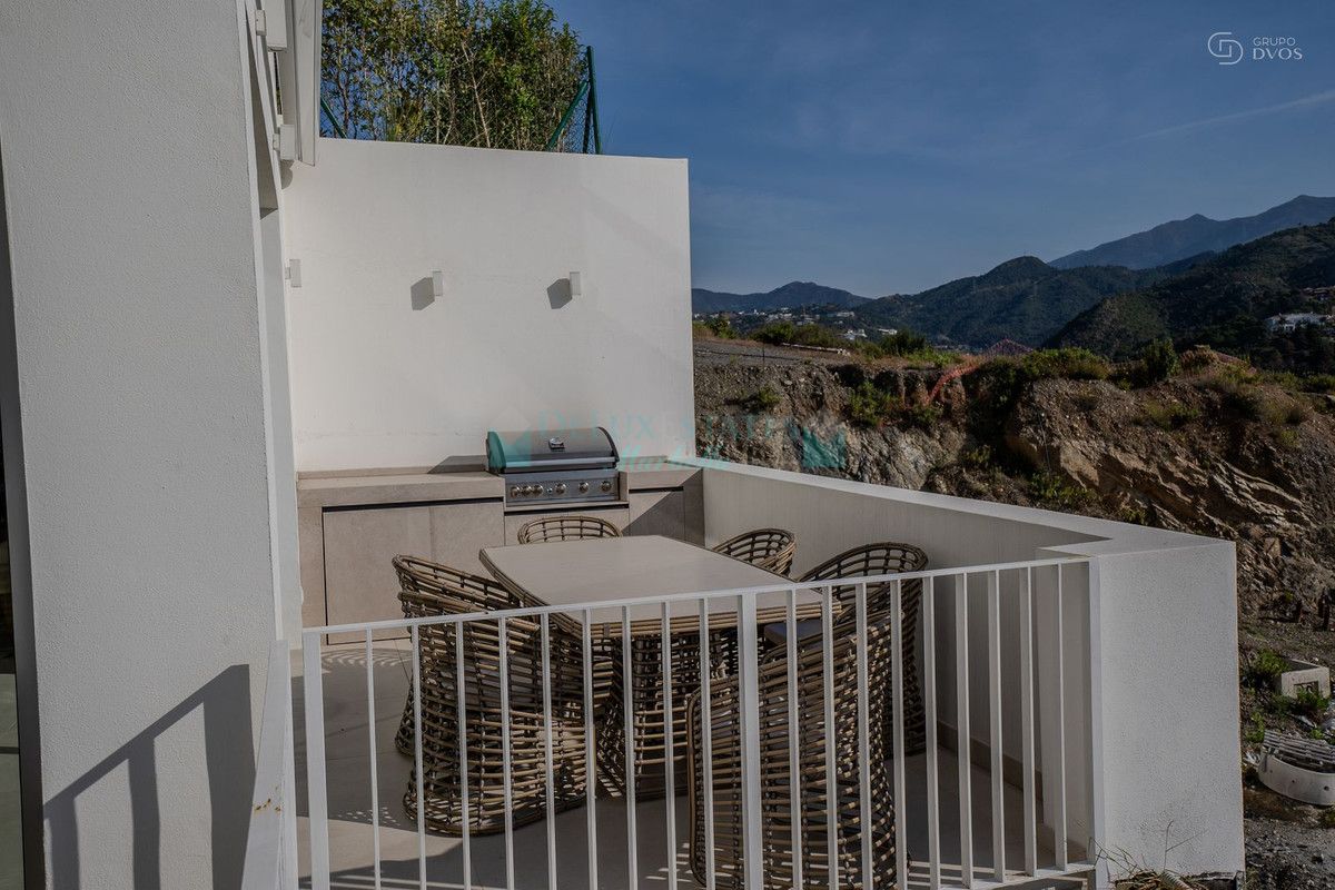 Ground Floor Apartment for sale in Benahavis