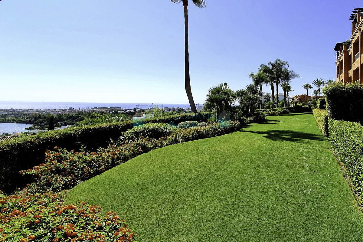 Apartment for sale in Los Flamingos, Benahavis