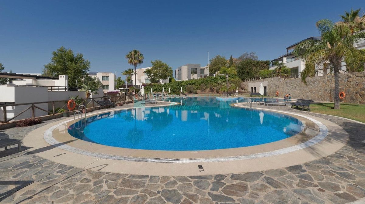 Villa Pareada en venta en Santa Clara, Marbella Este