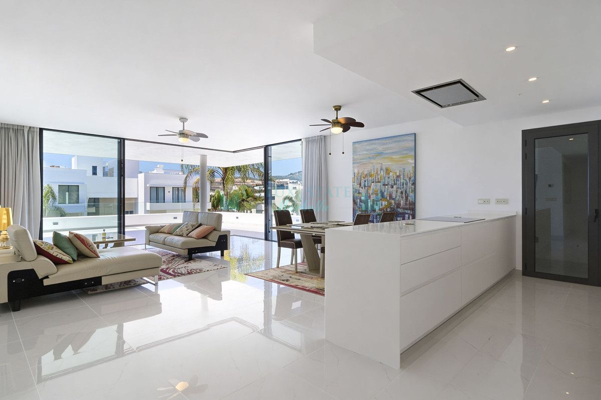 Apartment for sale in New Golden Mile, Estepona