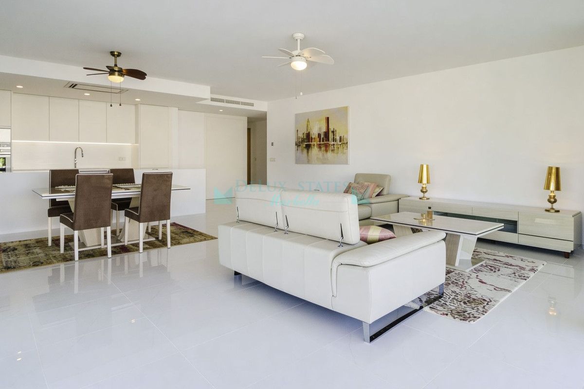 Apartment for sale in New Golden Mile, Estepona