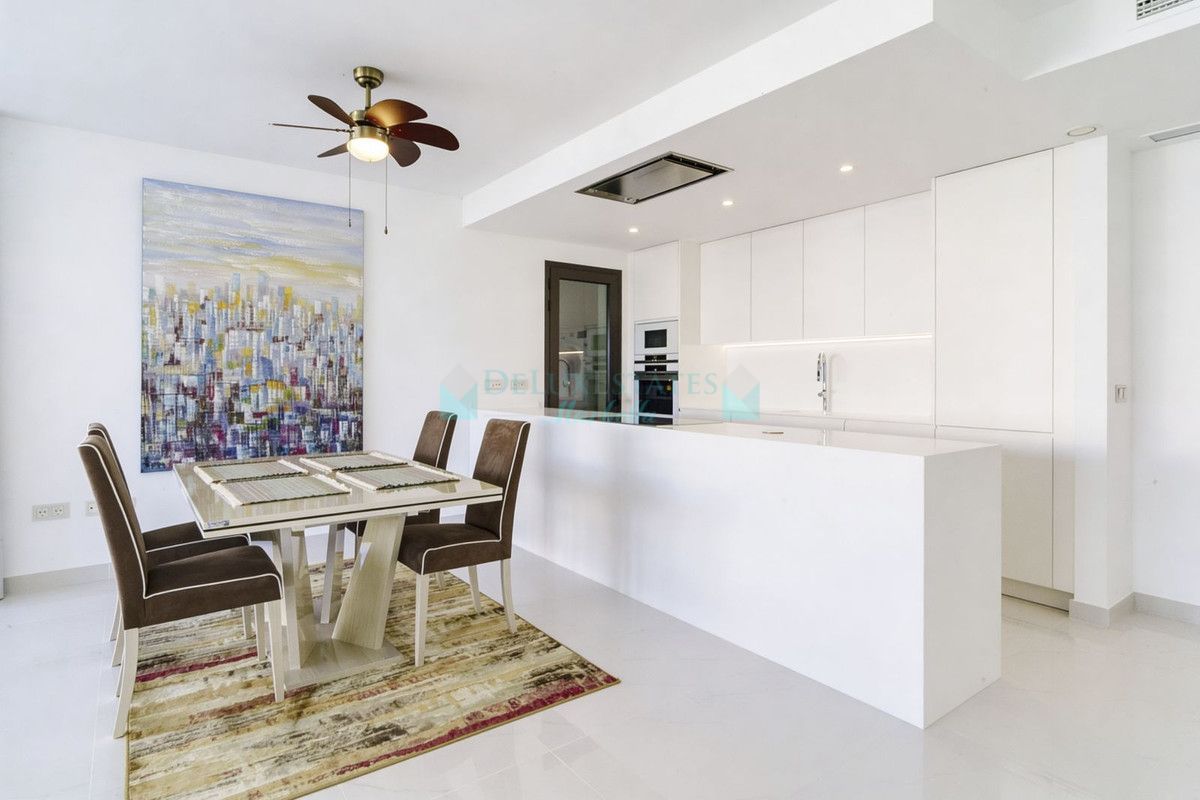 Apartment for sale in New Golden Mile, Estepona