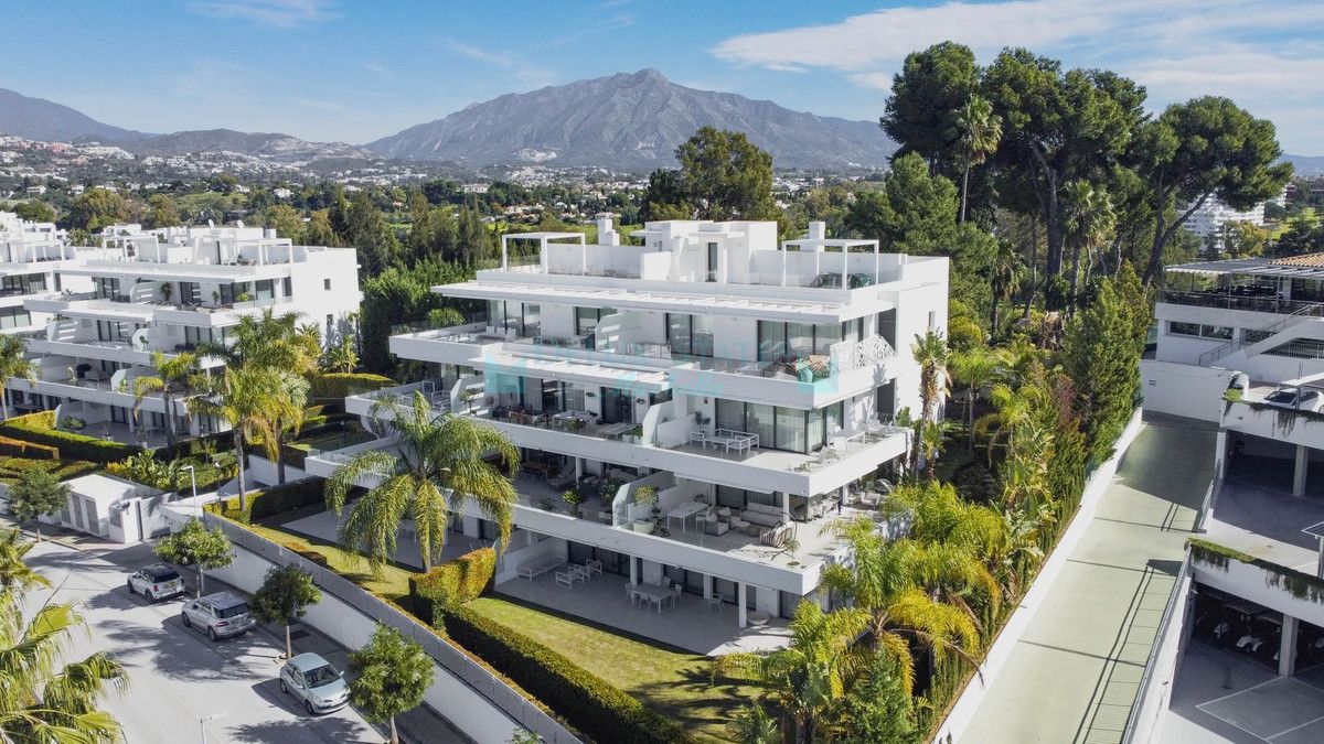 Apartment for sale in New Golden Mile, Estepona