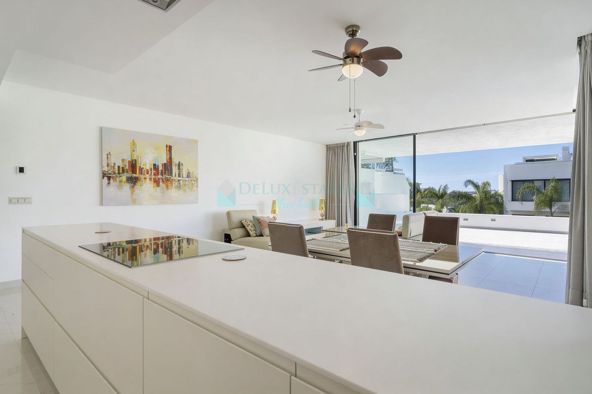 Apartment for sale in New Golden Mile, Estepona