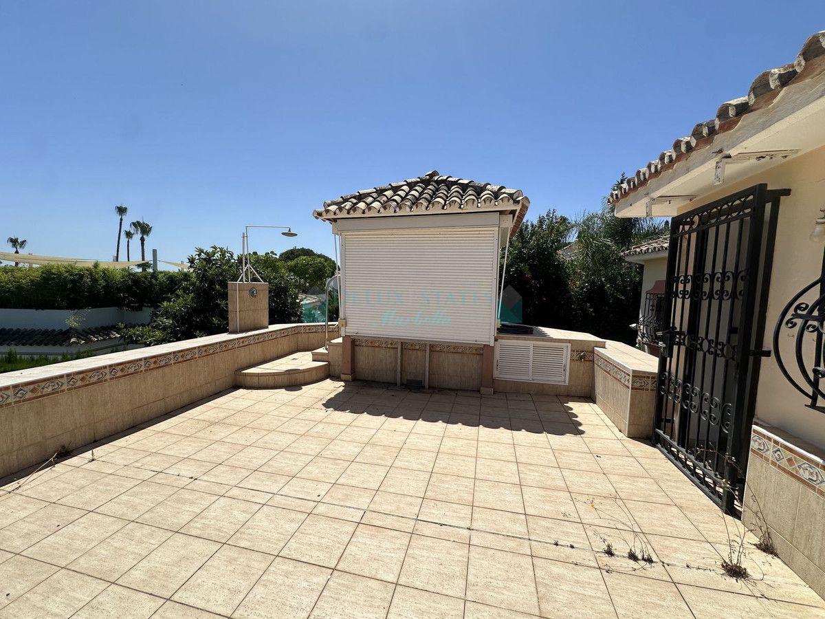 Villa en venta en Nueva Andalucia