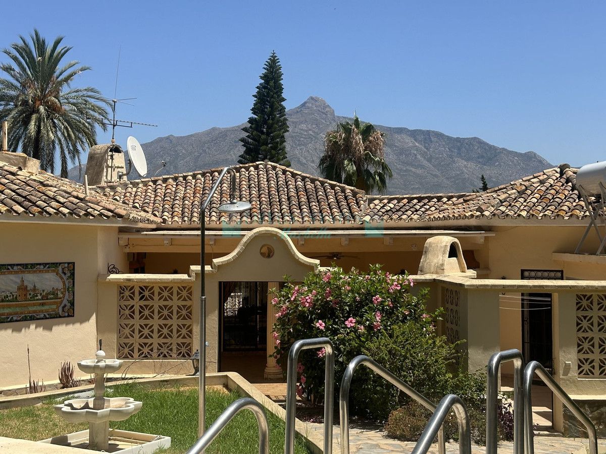 Villa en venta en Nueva Andalucia