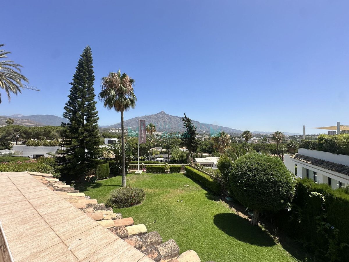 Villa en venta en Nueva Andalucia