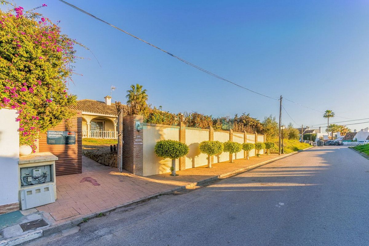 Villa en venta en Bel Air, Estepona