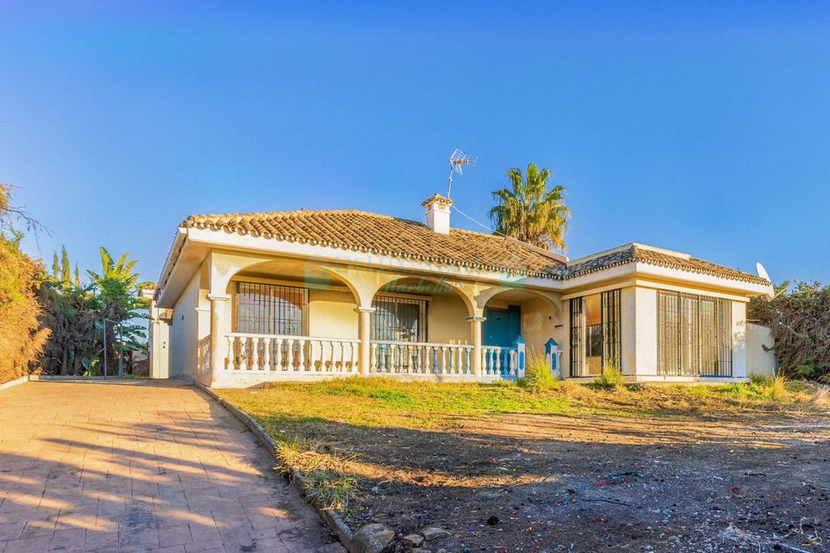 Villa en venta en Bel Air, Estepona