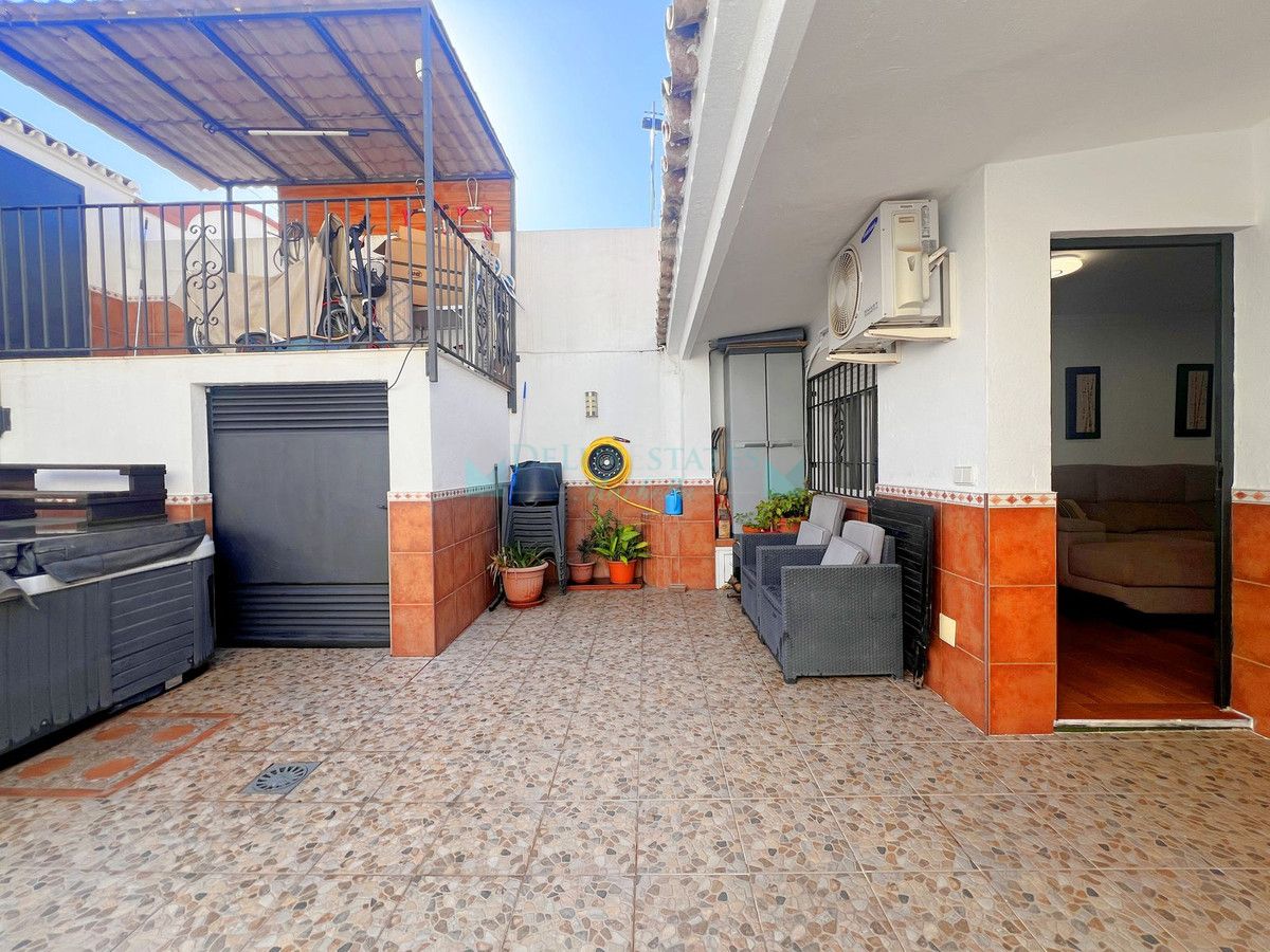 Town House for sale in Nueva Andalucia