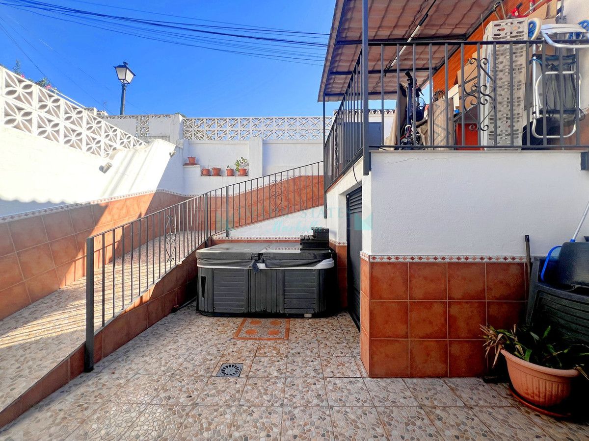 Town House for sale in Nueva Andalucia