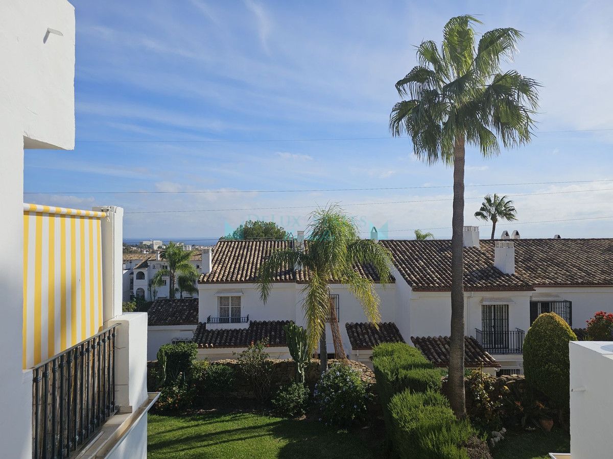 Apartment for sale in El Paraiso, Estepona