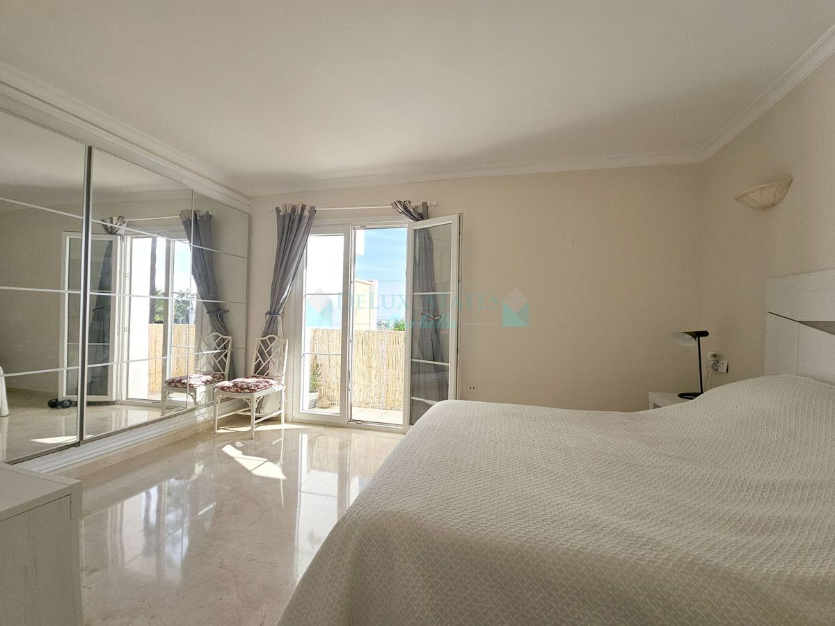 Apartment for sale in El Paraiso, Estepona