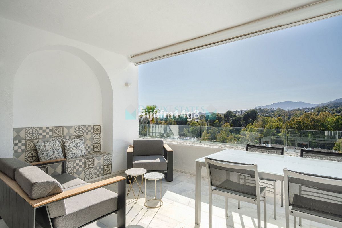 Apartamento en venta en Benahavis