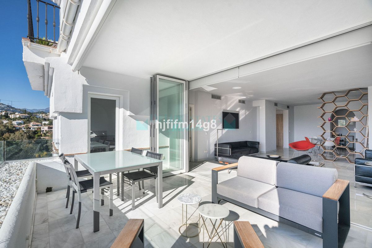 Apartamento en venta en Benahavis