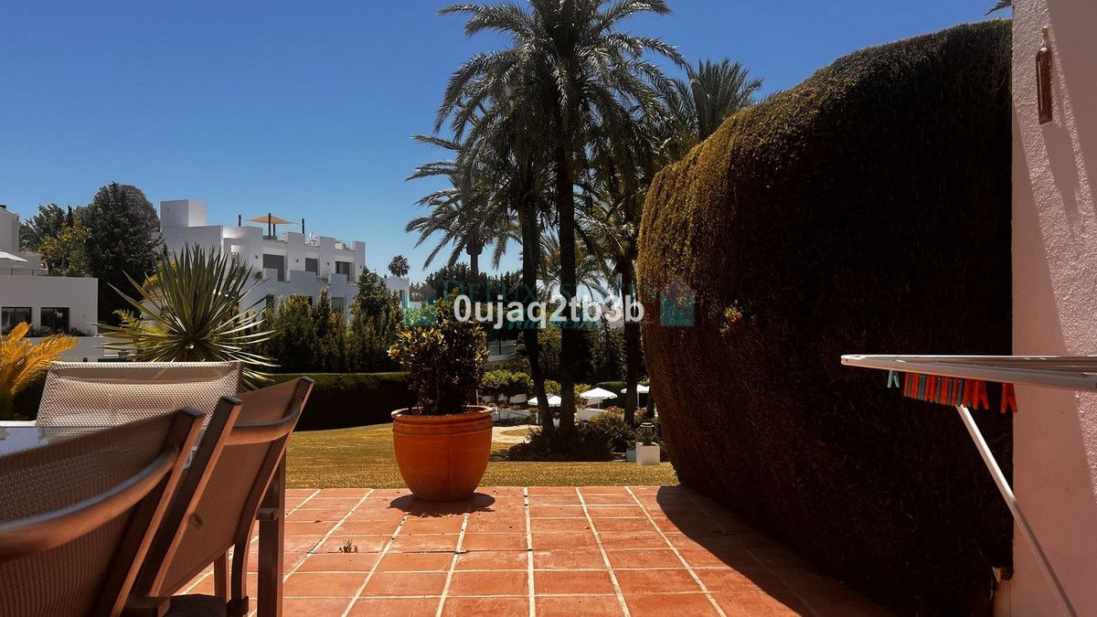 Ground Floor Apartment for sale in Nueva Andalucia