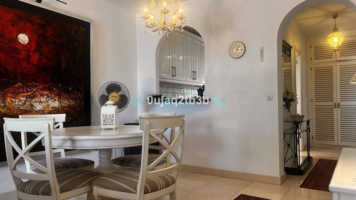 Ground Floor Apartment for sale in Nueva Andalucia