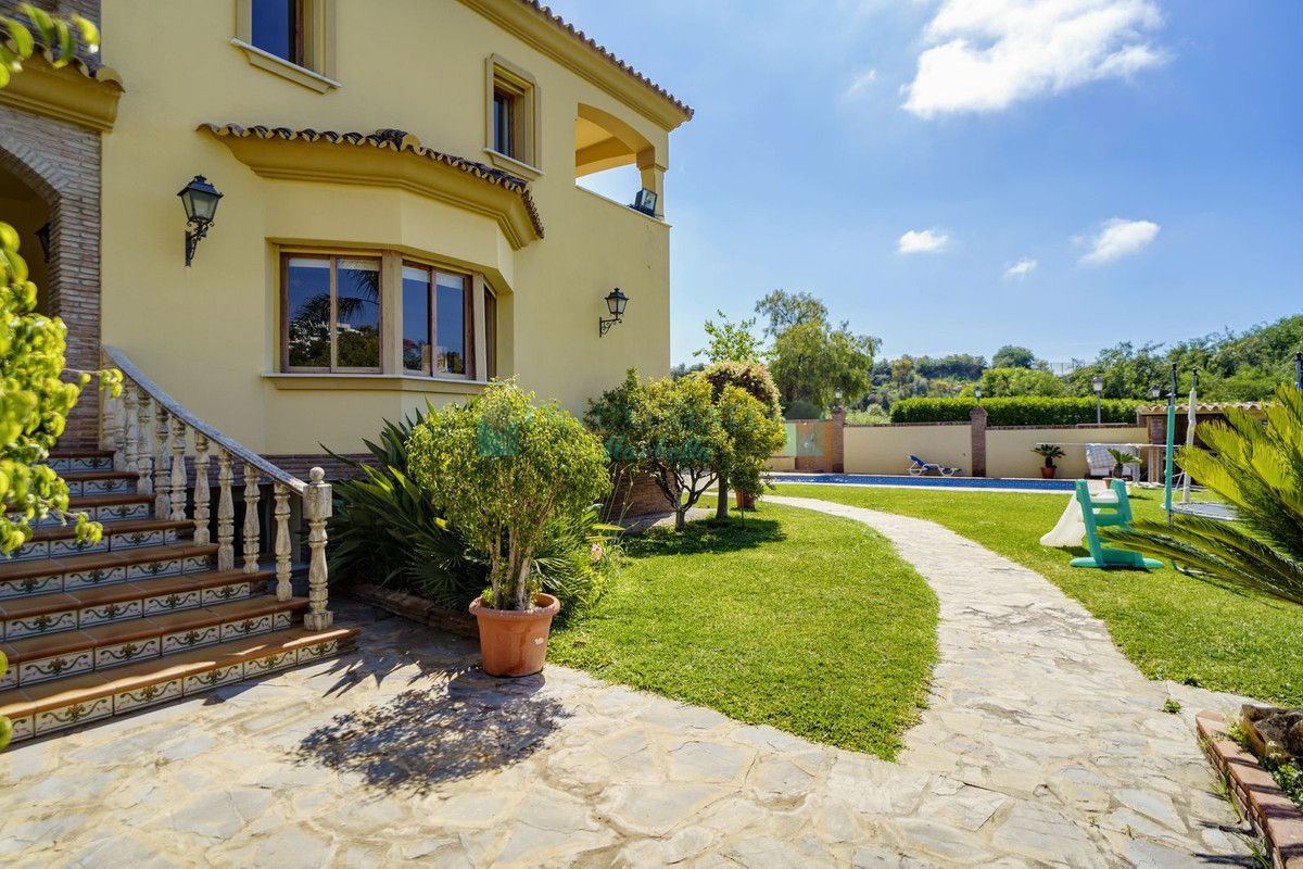 Villa for sale in La Quinta, Benahavis