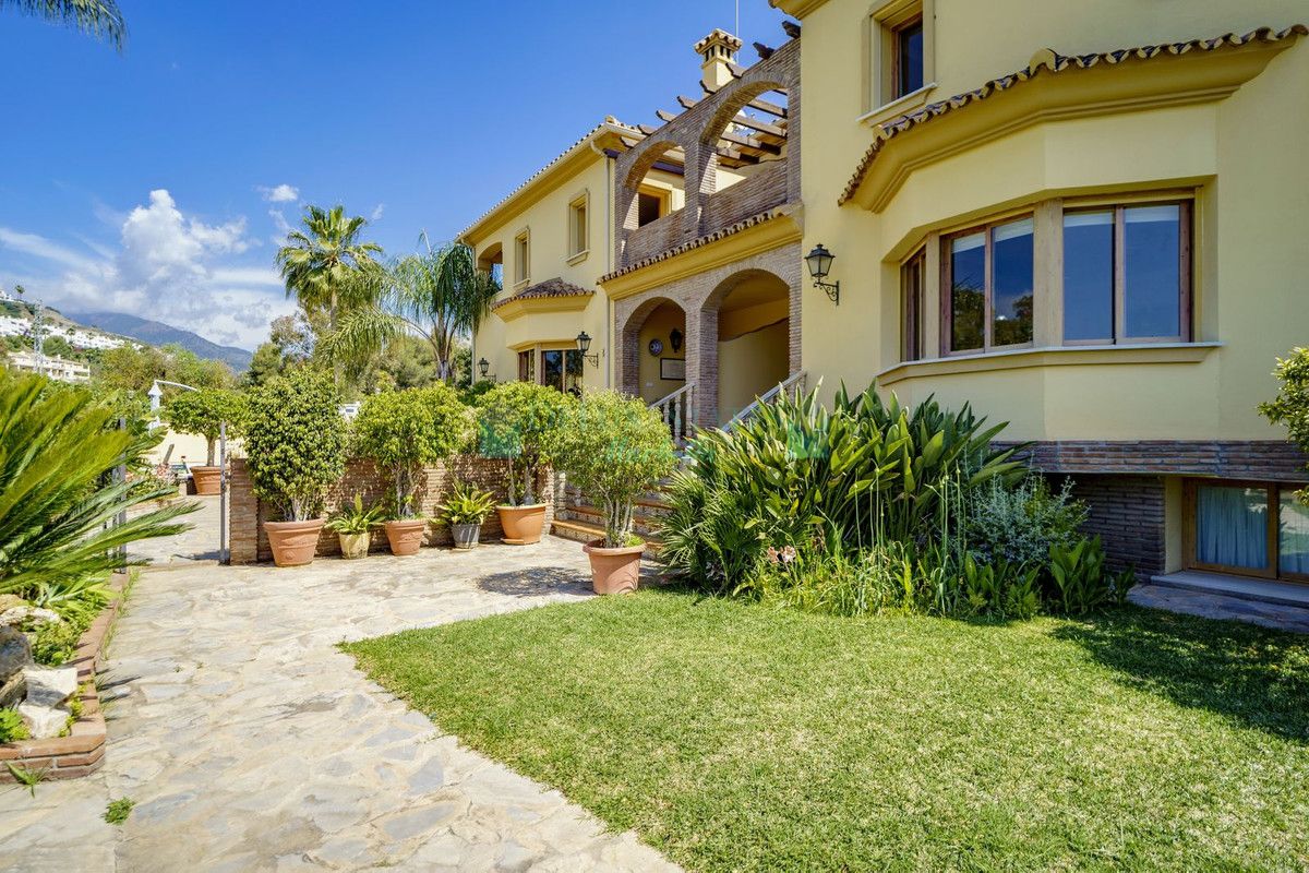Villa for sale in La Quinta, Benahavis