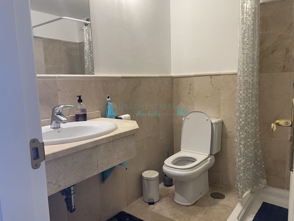 Ground Floor Apartment for sale in Selwo, Estepona