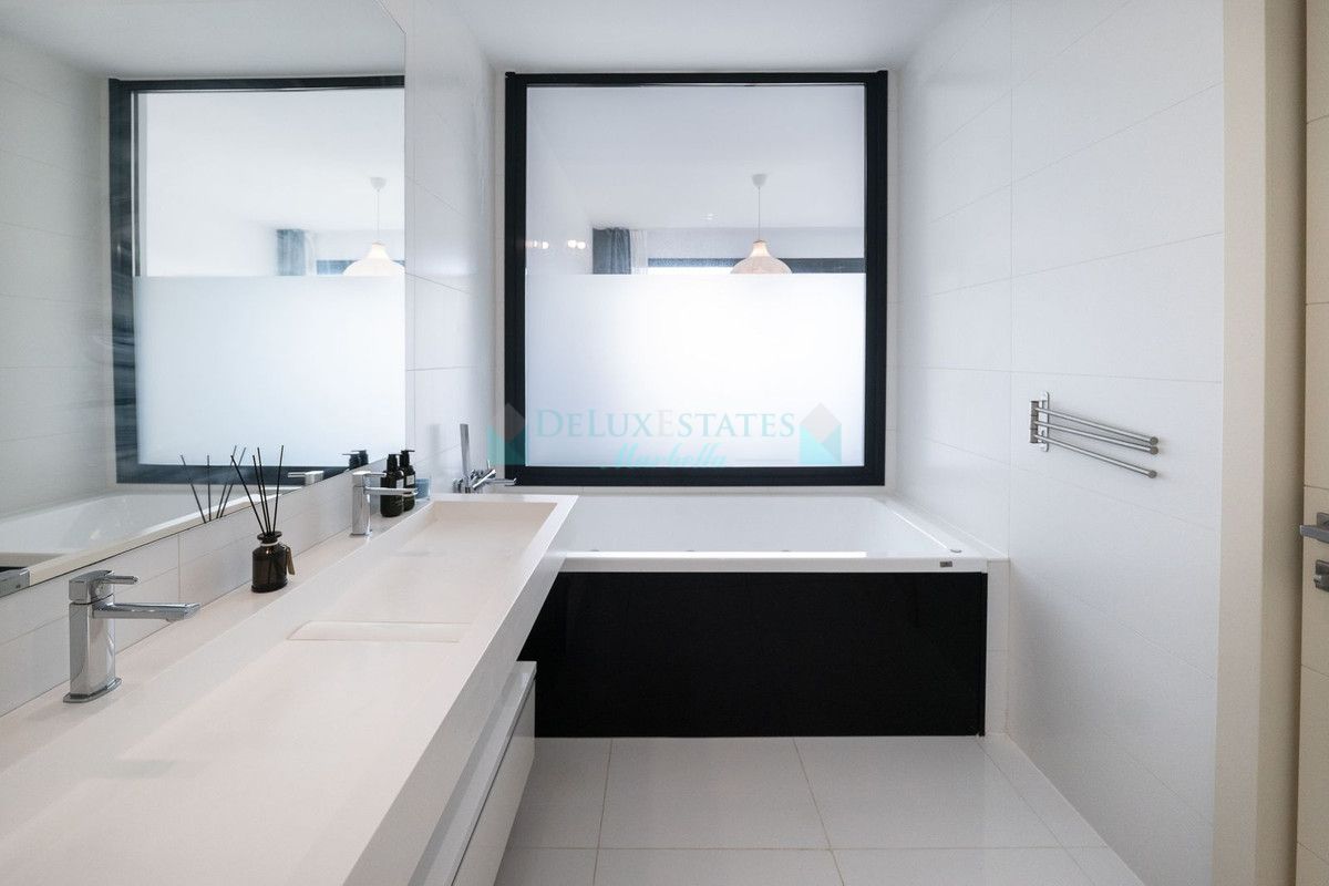 Apartment for rent in Benahavis