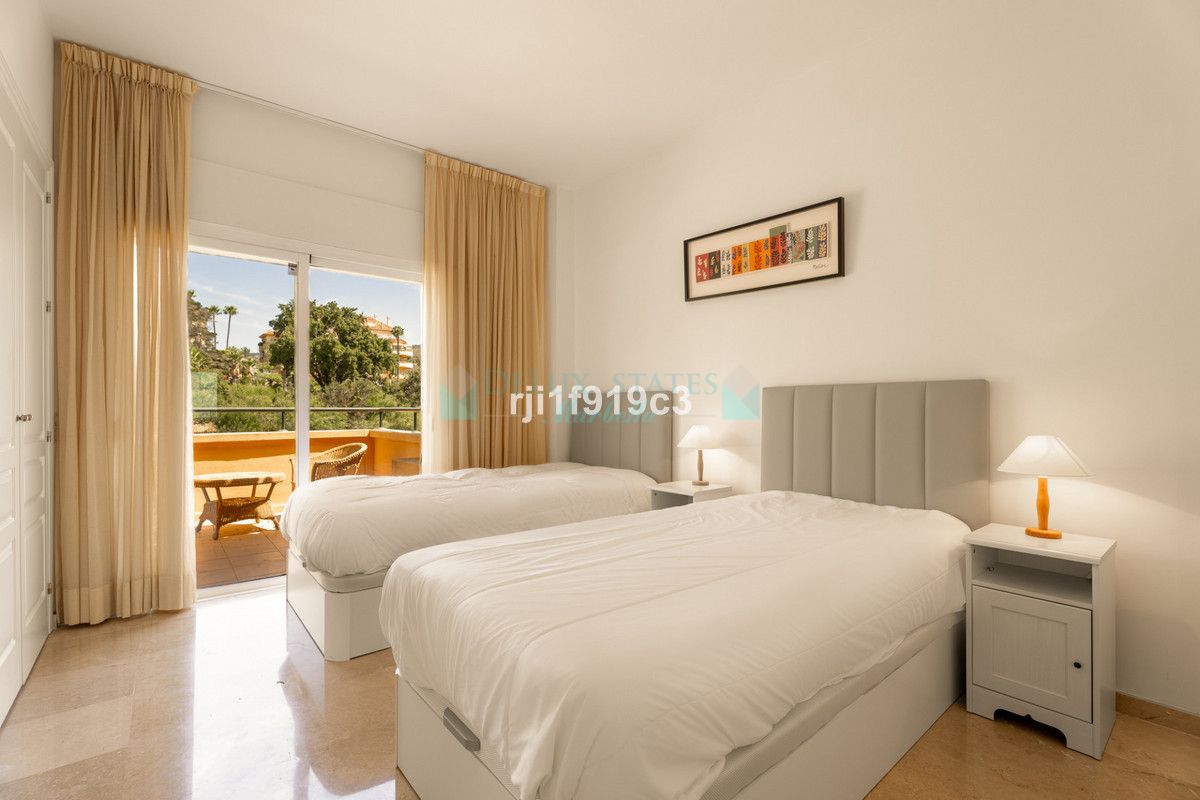 Apartment for sale in Elviria, Marbella East