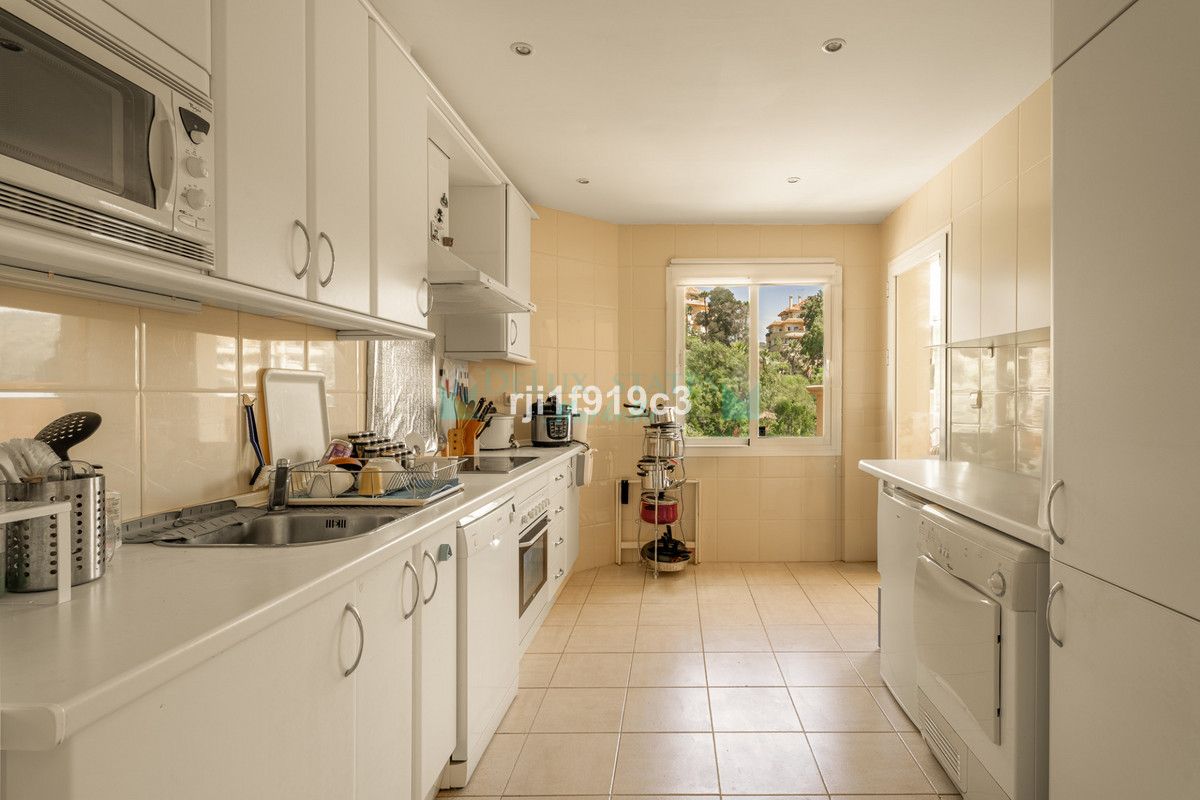 Apartment for sale in Elviria, Marbella East