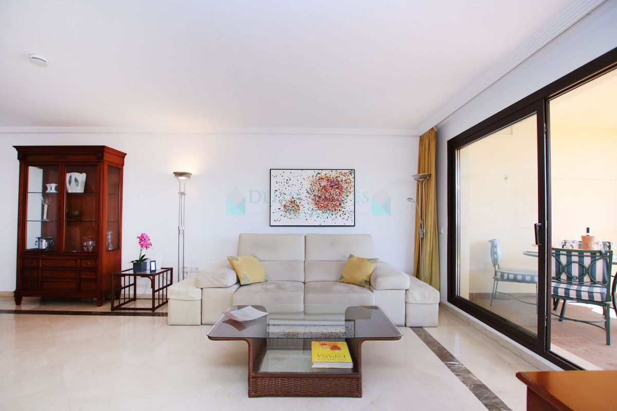 Apartment for sale in Los Arqueros, Benahavis