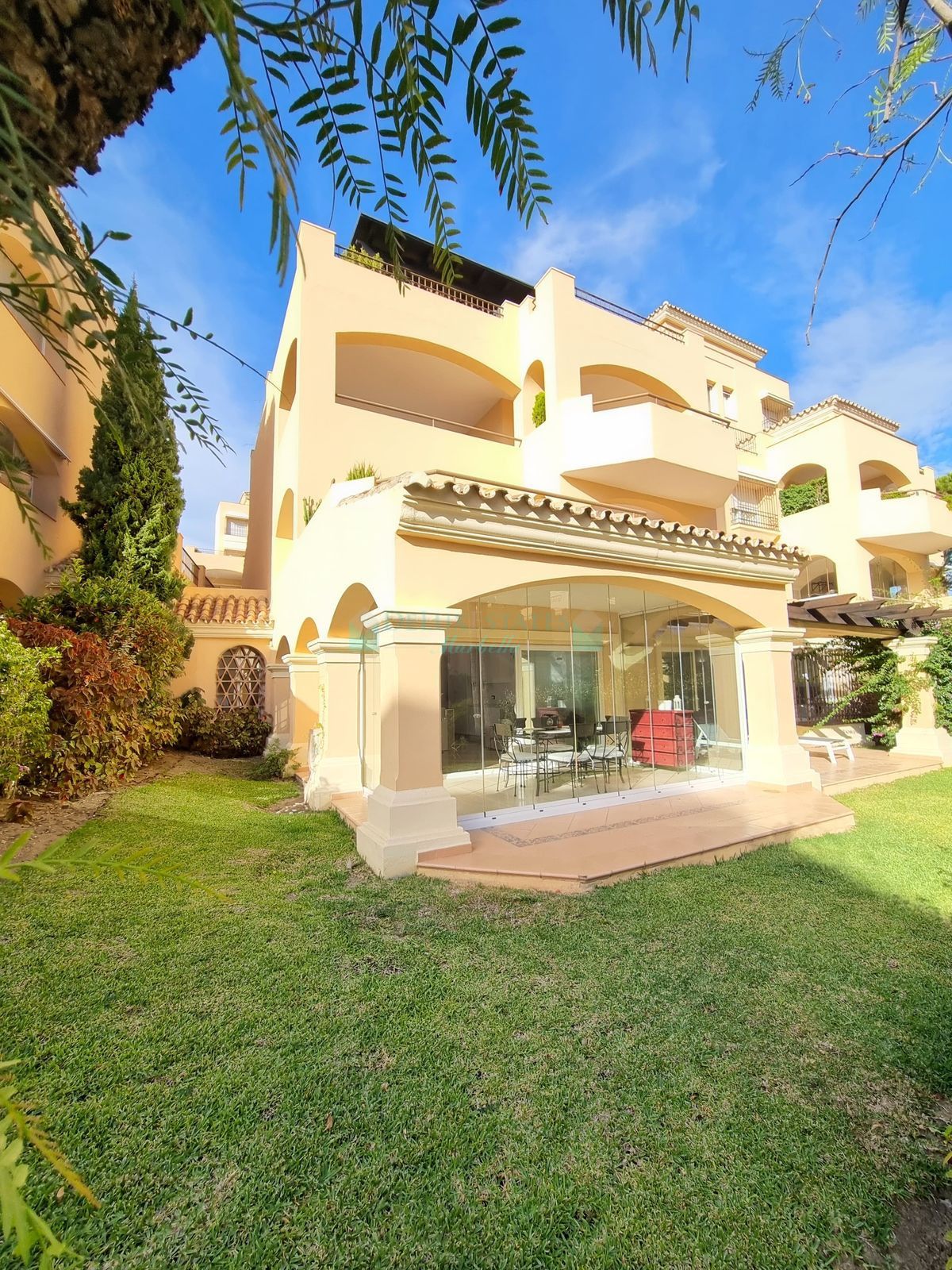 Apartamento Planta Baja en venta en Elviria, Marbella Este