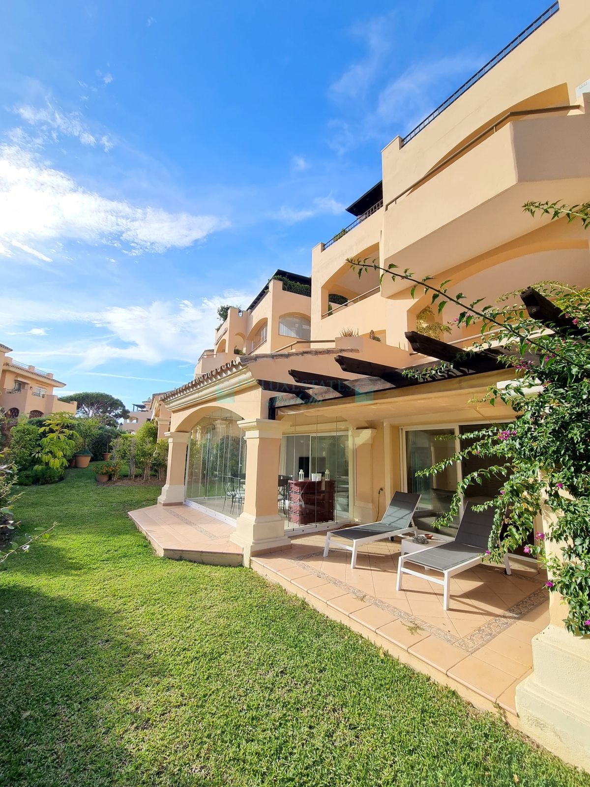 Apartamento Planta Baja en venta en Elviria, Marbella Este