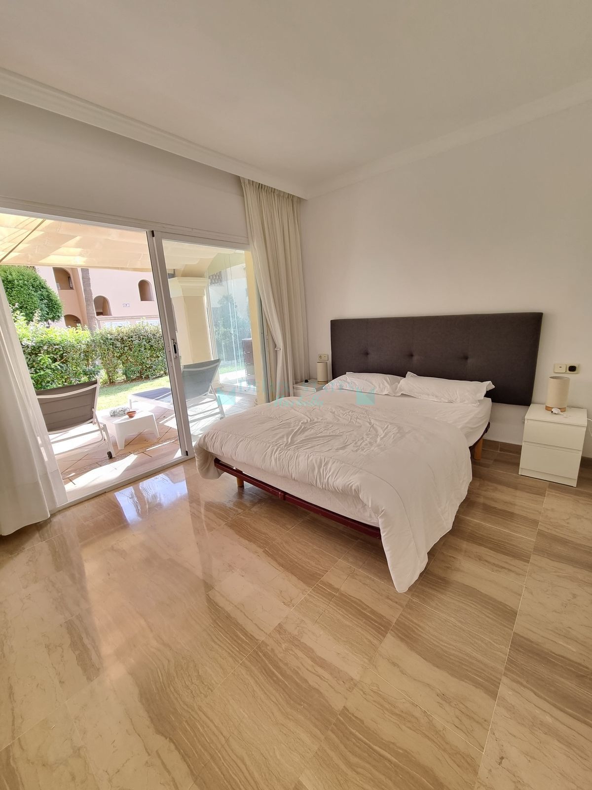 Apartamento Planta Baja en venta en Elviria, Marbella Este