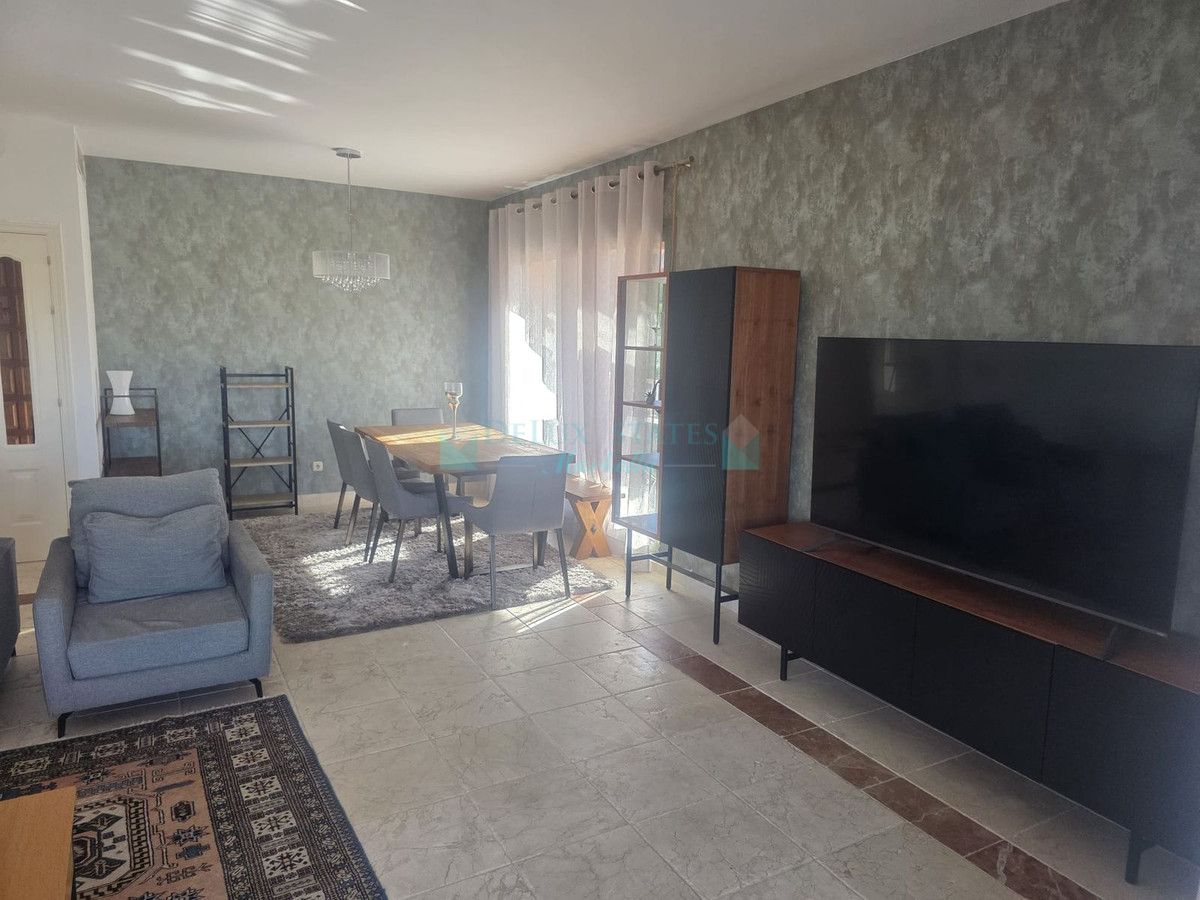 Penthouse for rent in Atalaya, Estepona