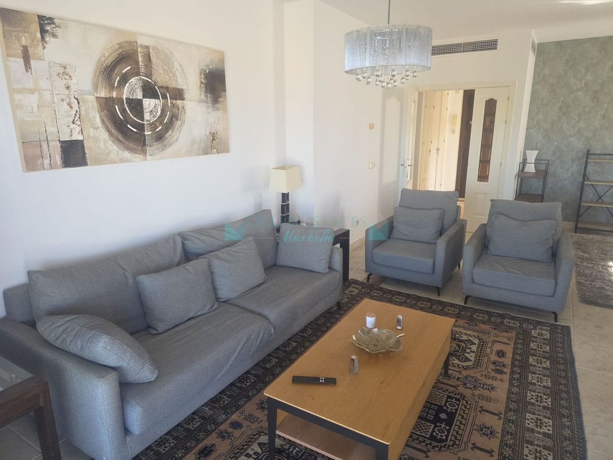 Penthouse for rent in Atalaya, Estepona