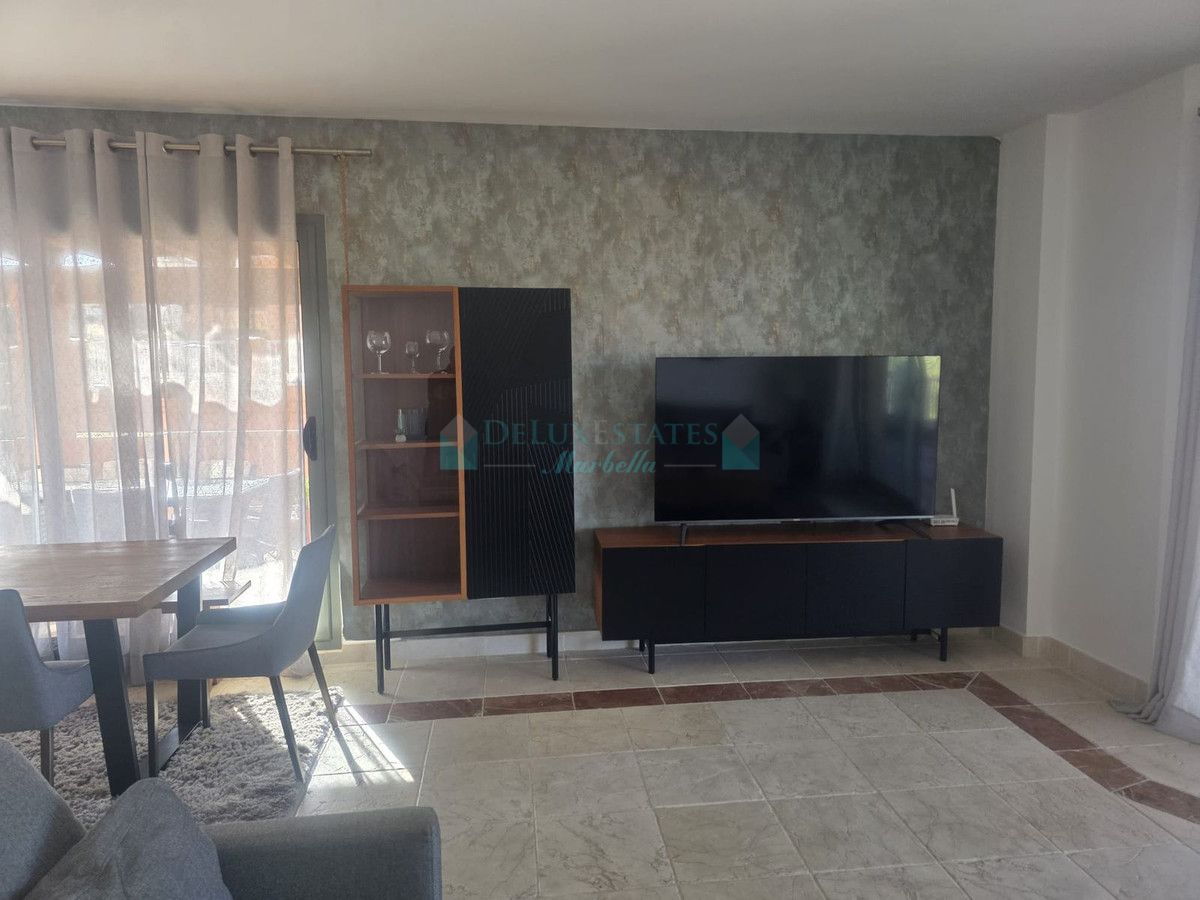 Penthouse for rent in Atalaya, Estepona