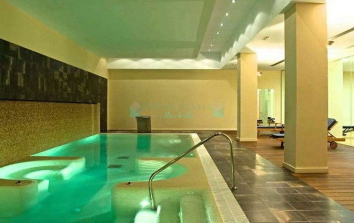 Penthouse for rent in Atalaya, Estepona