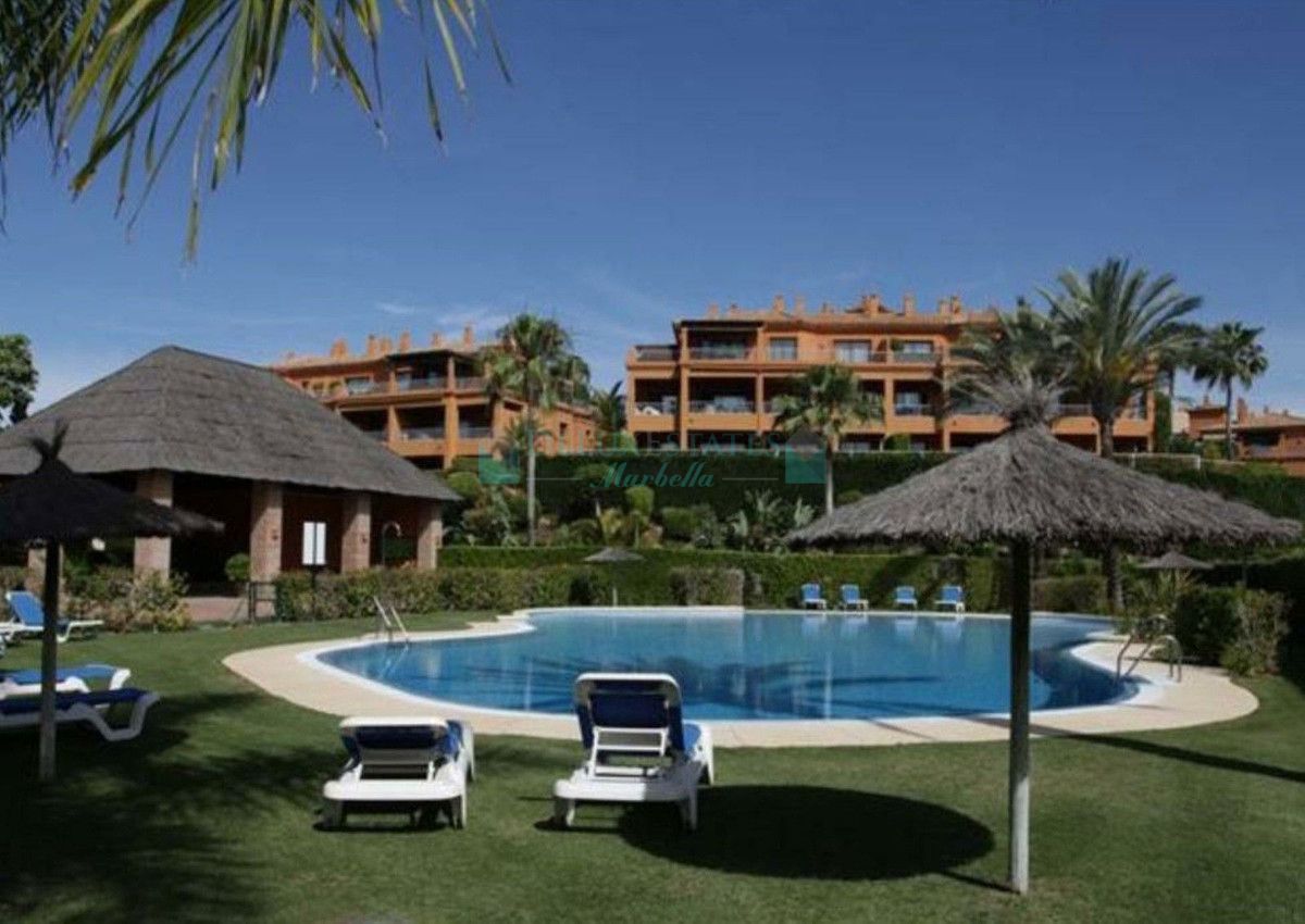 Ático en alquiler en Atalaya, Estepona