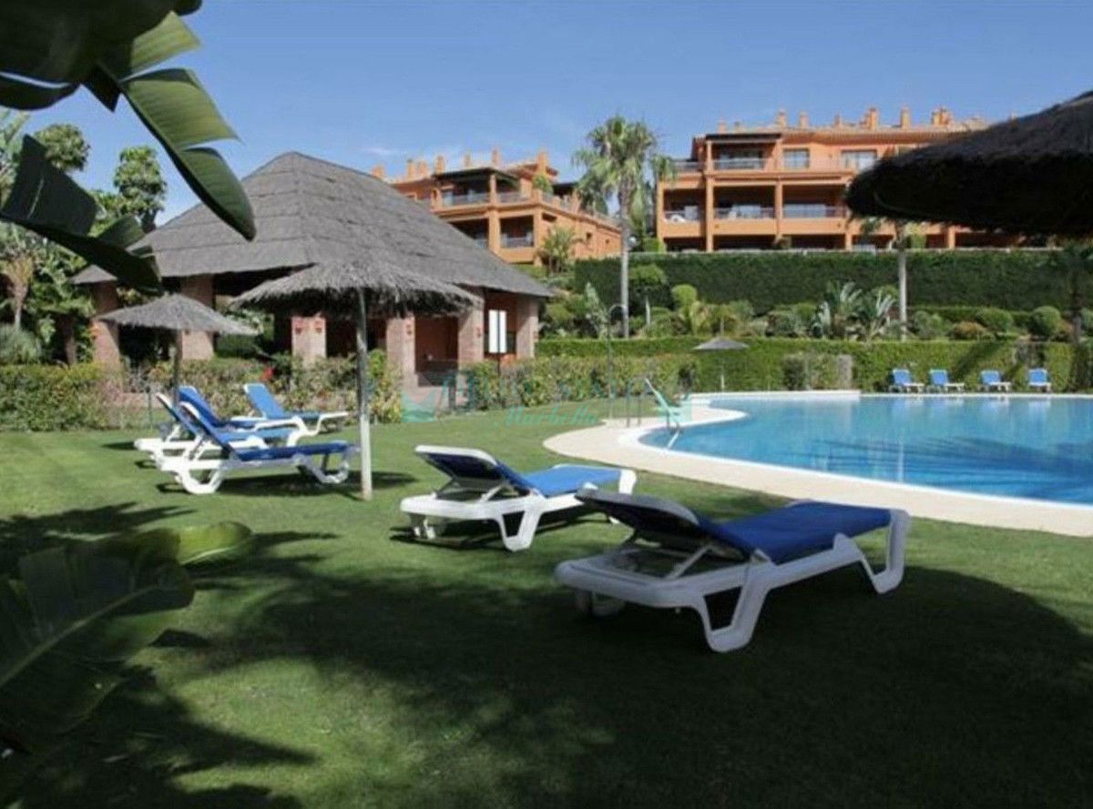 Penthouse for rent in Atalaya, Estepona