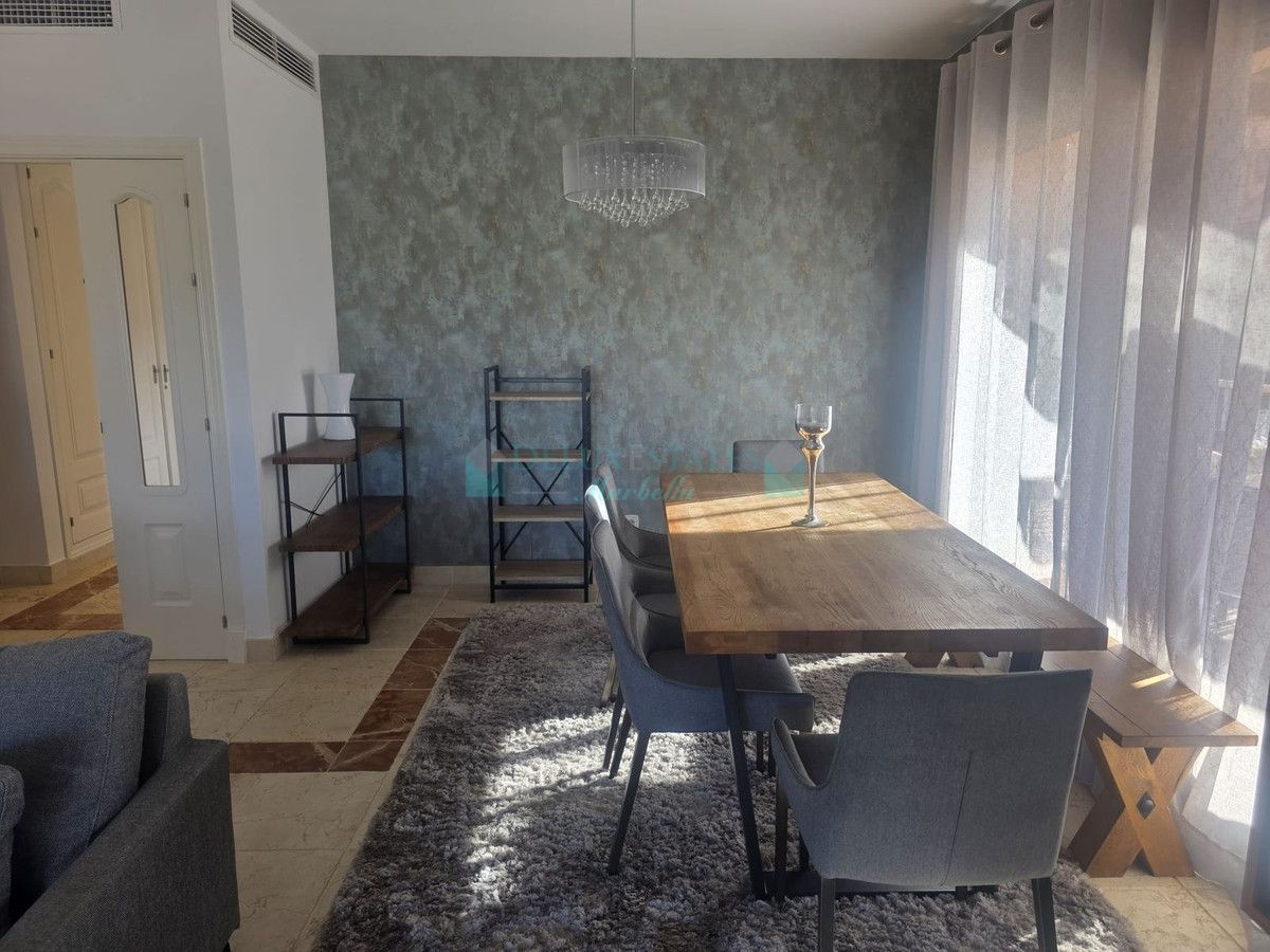 Penthouse for rent in Atalaya, Estepona