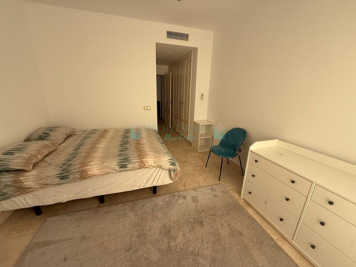 Ático en alquiler en Atalaya, Estepona