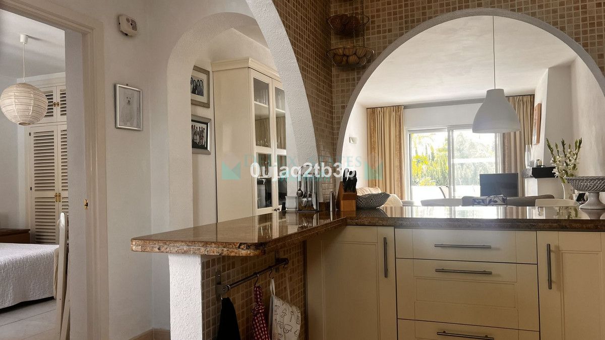 Penthouse for sale in Nueva Andalucia