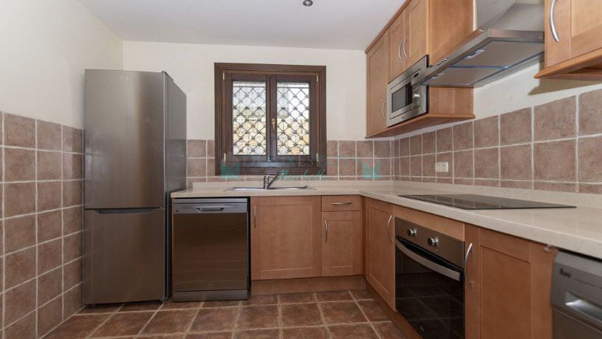 Town House for sale in Atalaya, Estepona