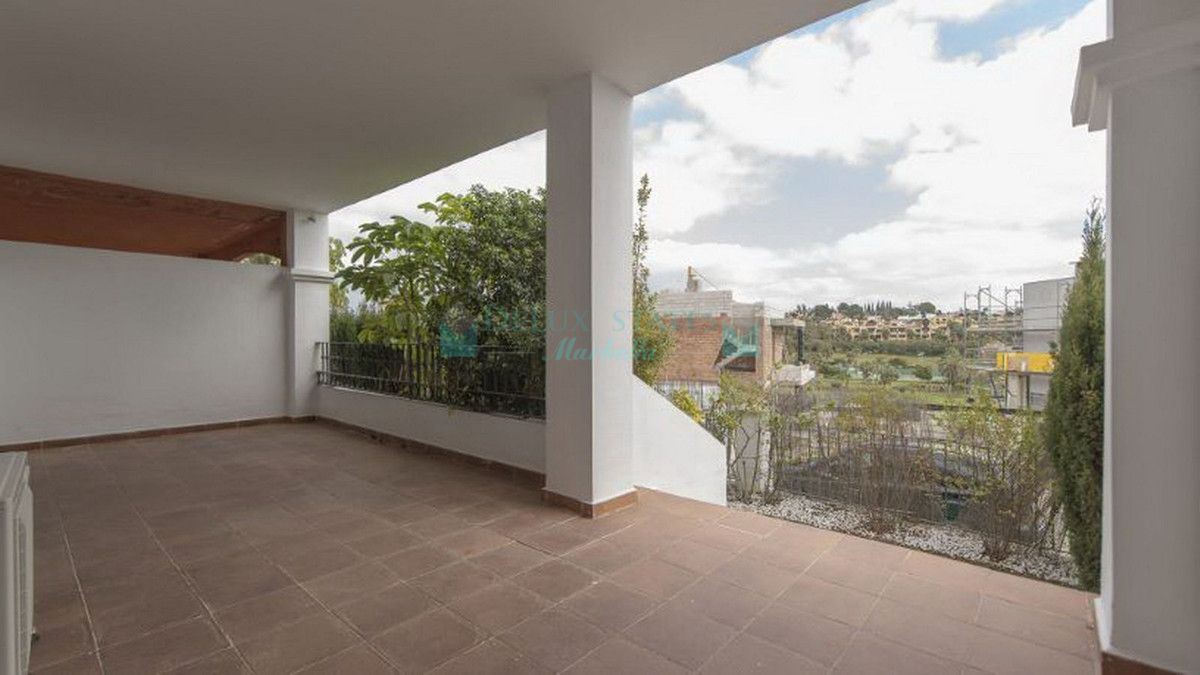 Town House for sale in Atalaya, Estepona