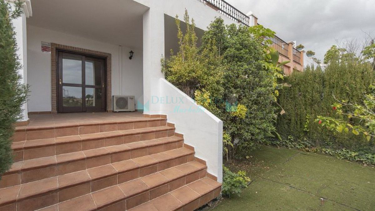 Town House for sale in Atalaya, Estepona