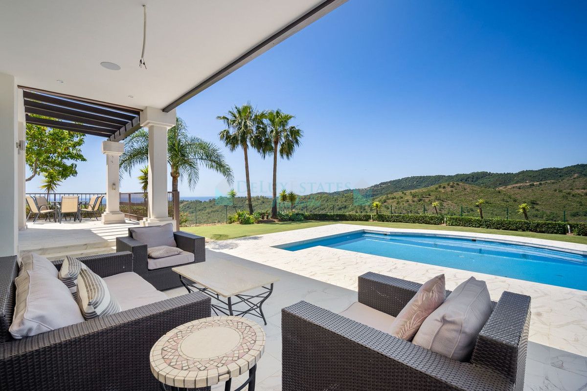 Villa for sale in Benahavis