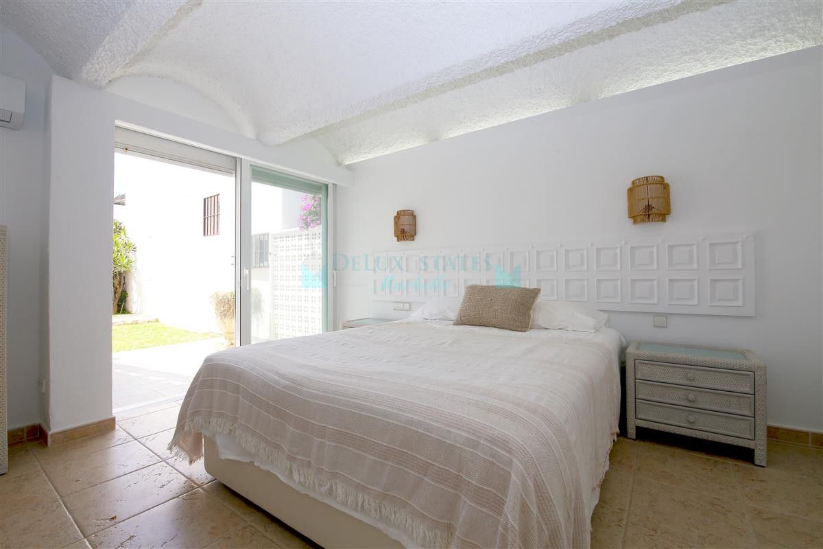 Town House for rent in Estepona