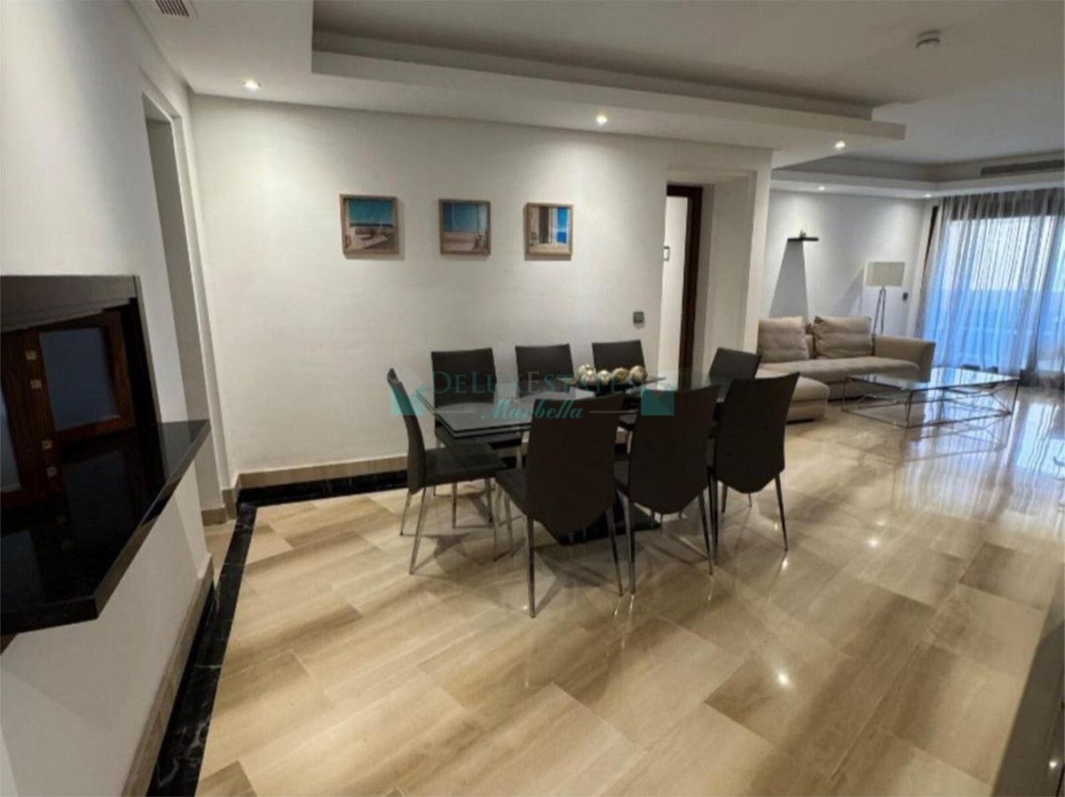 Apartamento en venta en New Golden Mile, Estepona